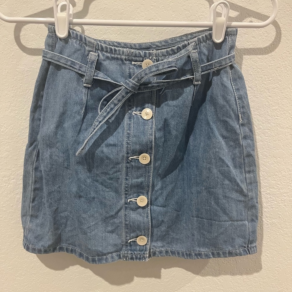 Pacsun Denim Women’s Mini Skirt Size 23 Paper Bag Tie Waist Button Front